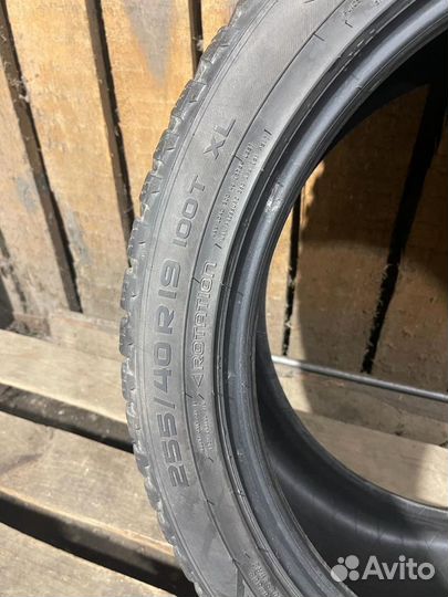 Nokian Tyres Hakkapeliitta 8 255/40 R19 100T