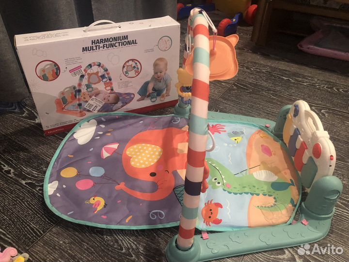 Развивающий коврик с пианино