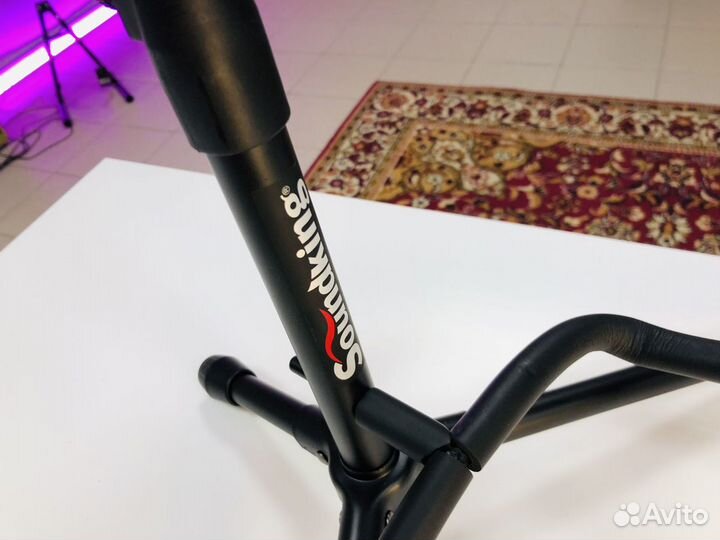 Стойка для гитары Новая