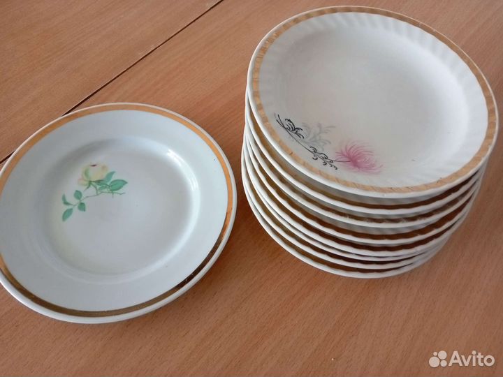 Тарелки десертные