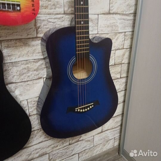 Акустическая гитара синяя