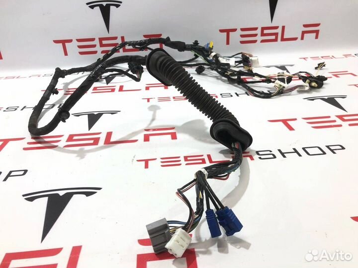 Электропроводка двери Tesla Model X 2019