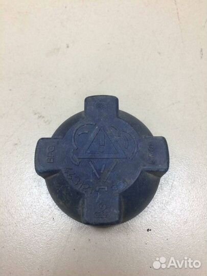 Крышка расширительного бачка Audi 80