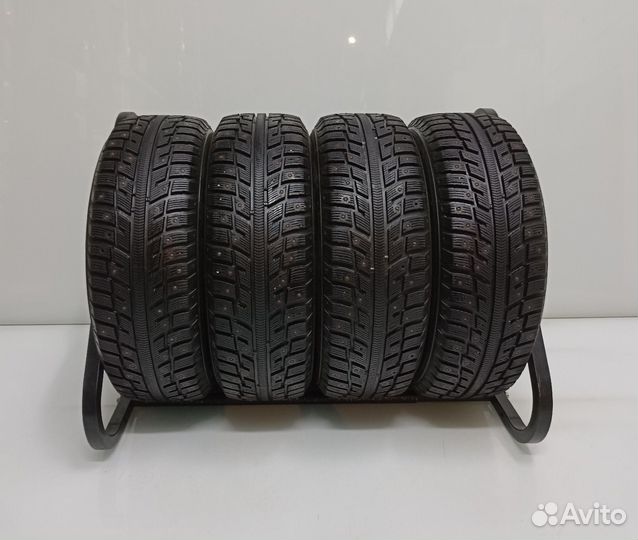 Kumho I'Zen KW22 215/65 R16