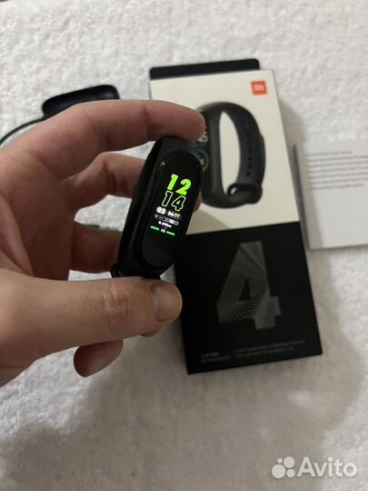 Фитнес браслет Xiaomi Mi Band 4