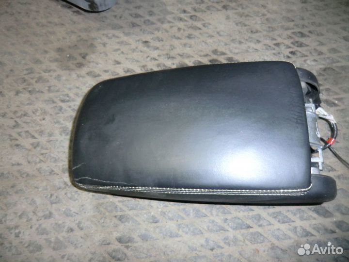 Подлокотник Ауди А6 С6