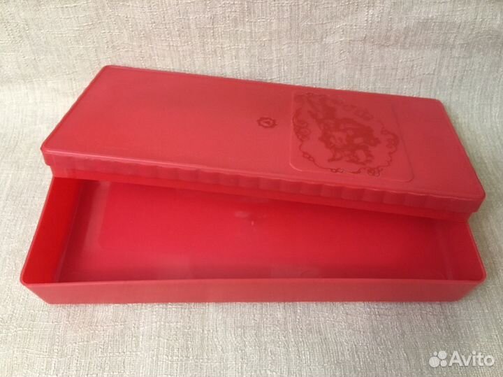 Пластмассовые шкатулки для рукоделия и не только