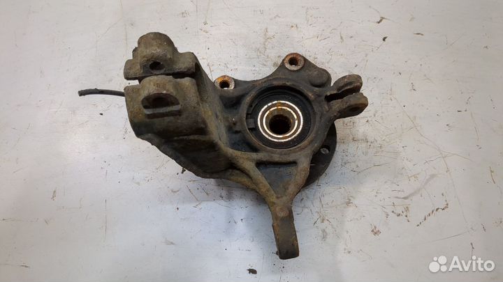 Ступица (кулак, цапфа) левая передняя Peugeot 2008