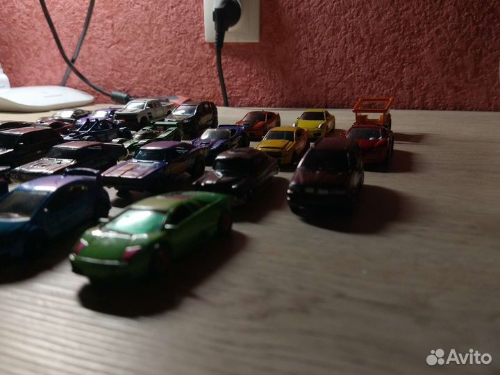 Hot wheels машинки