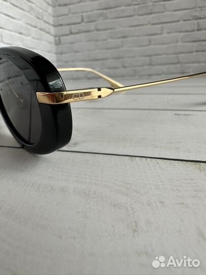 Солнцезащитные очки Dior 2M22K