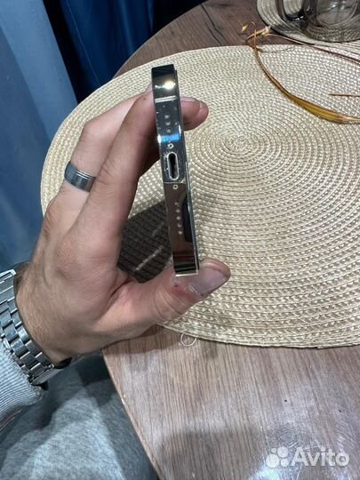 Телефон iPhone