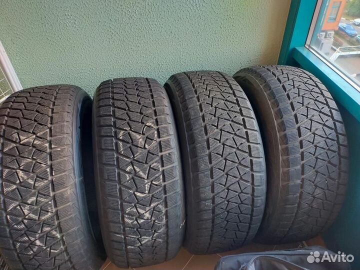 Bridgestone Blizzak DM-V2 275/50 R22 111T