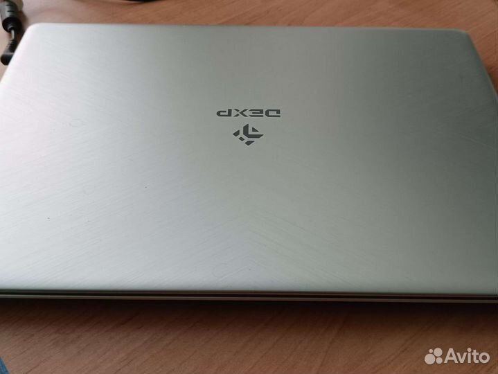 Ноутбук Dexp i3