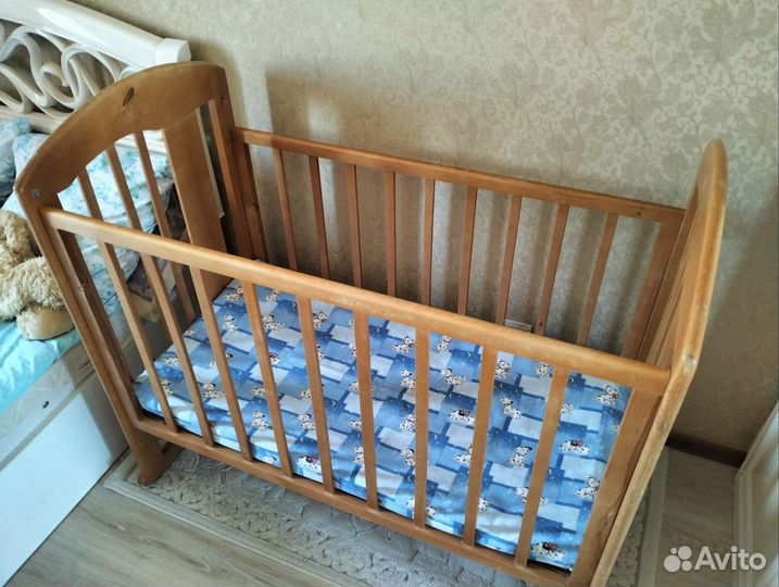 Детская кроватка