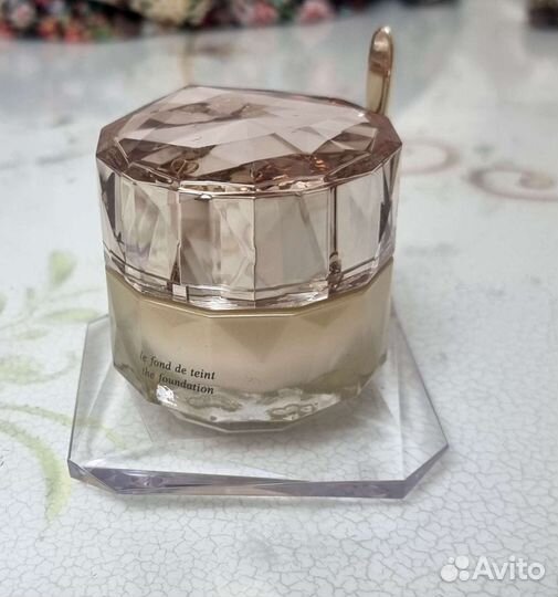 Тональный крем Cle de peau