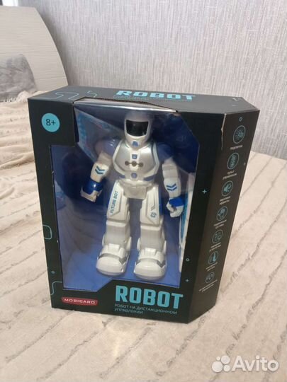 Игрушка робот с пультом