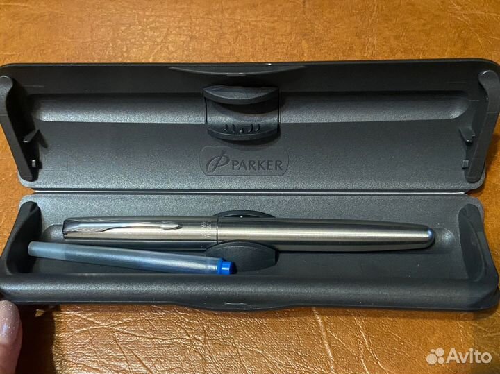 Перьевая ручка parker