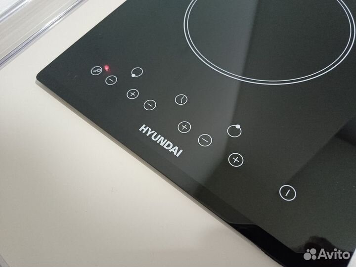 Индукционная встраиваемая панель Hyundai HHI 3750