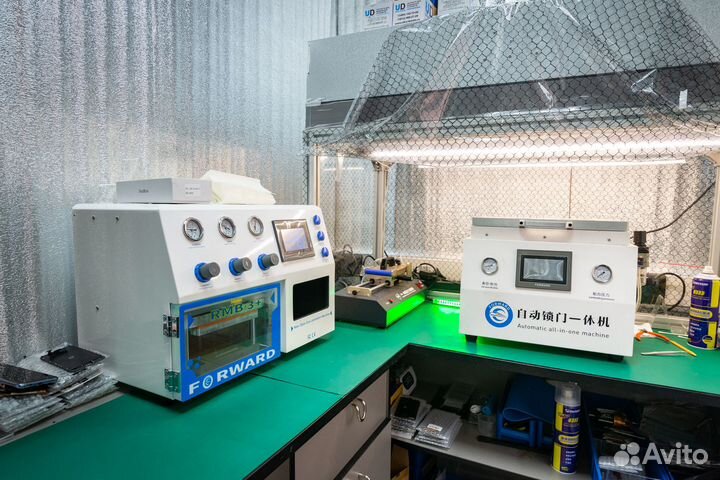 Мастер по переклейке дисплеев. Модульщик