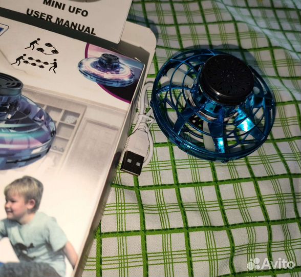 Летающий спиннер новый