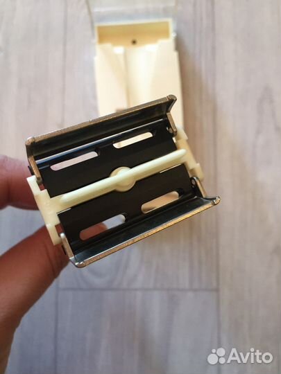 Бритвенный станок Искра из СССР