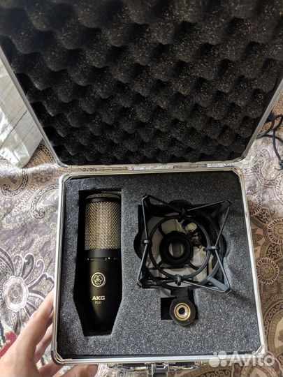 Студийный микрофон AKG P220 + Rode PSA1(Пантограф)