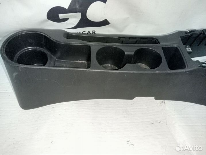 Центральная консоль Kia Rio, X-Line / 84611h0000