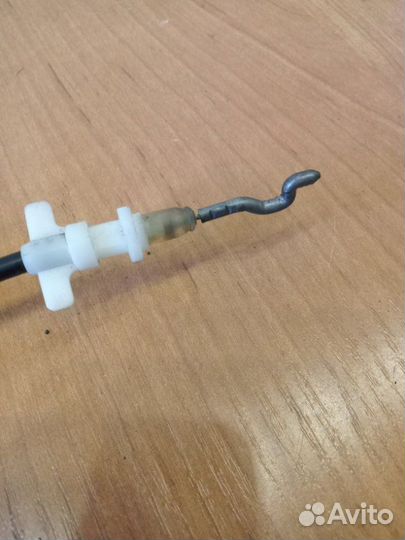 Трос открывания двери (внутренняя ручка) передний