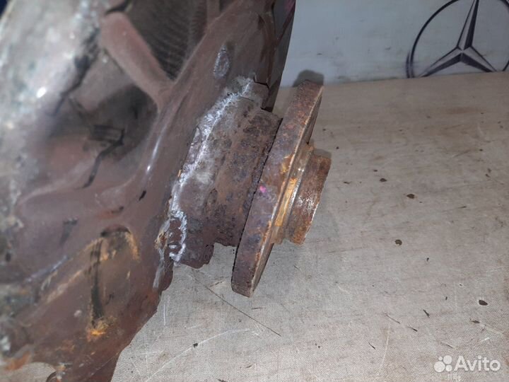 Ступица передняя правая Volkswagen Sharan