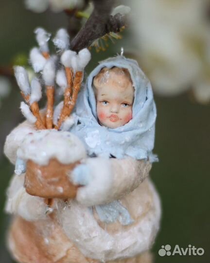 Пасхальный подарок. Девочка с вербами и куличом