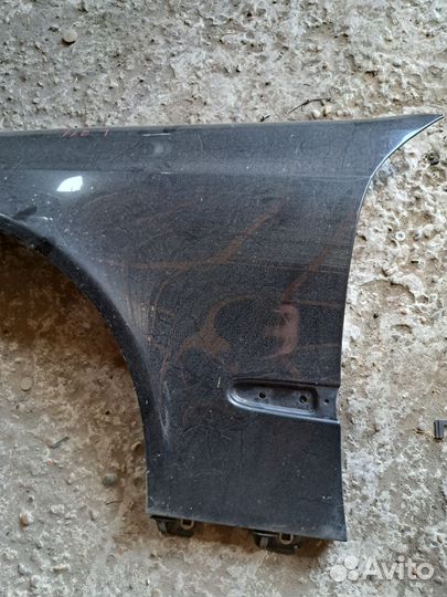 Крыло переднее левое на Mercedes W211