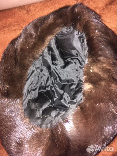 Женские меховые шапки