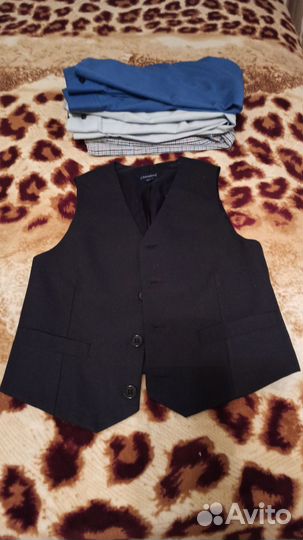 Рубашки и жилетка на мальчика 128