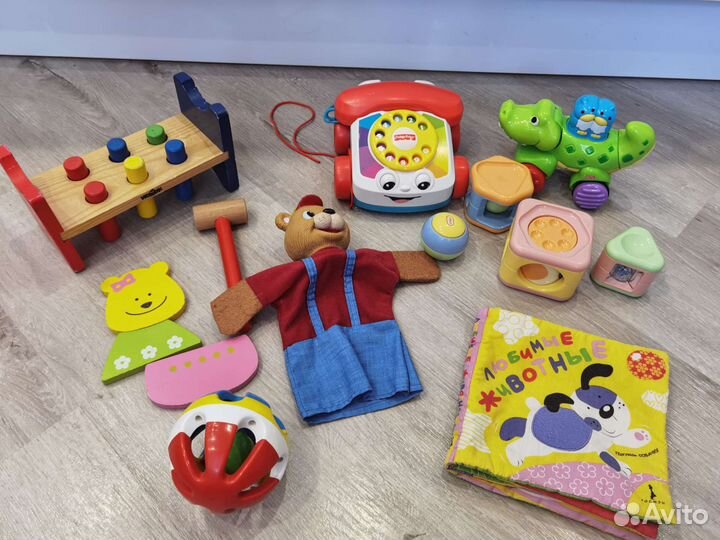 Фирменные развивающие игрушки подвески пакетом