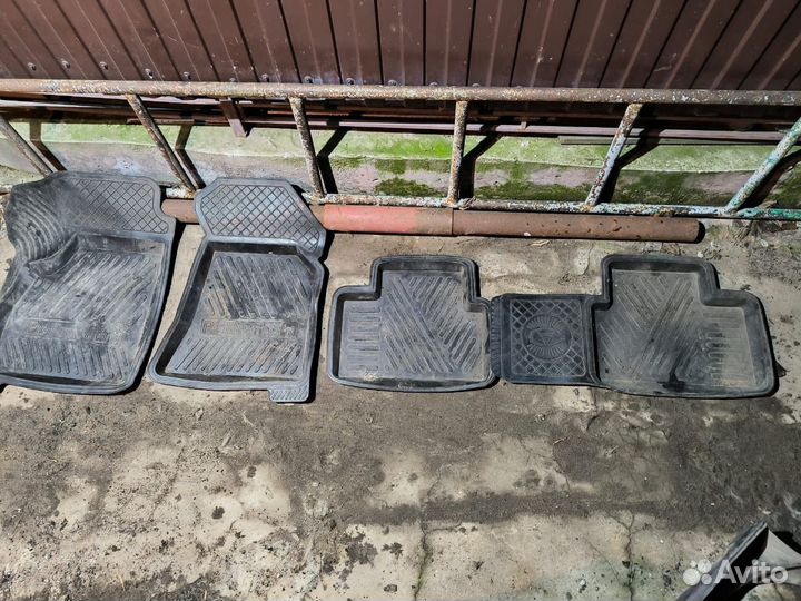 Автомобильные коврики резиновые