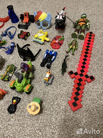 Игрушки Lego Ninjago, McDonald’s и т.д