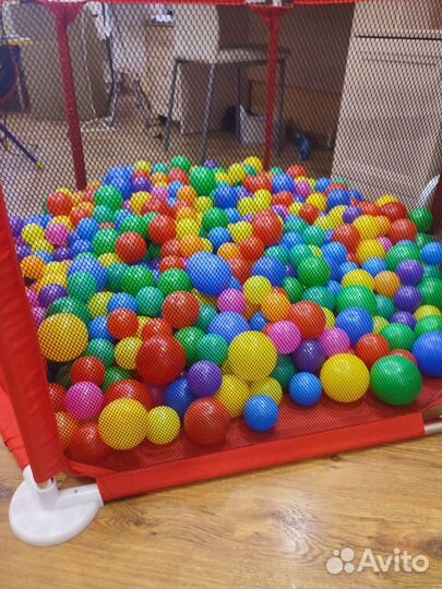 Манеж детский, сухой бассейн с шариками