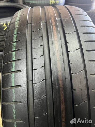 Pirelli P Zero PZ4 245/40 R19