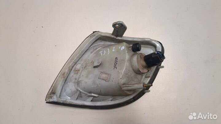 Поворот Hyundai Trajet, 2005