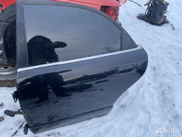 Дверь задняя левая Mazda milenia