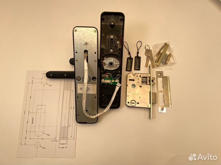 Умный дверной замок/ Wi-Fi, отпечаток, пароль