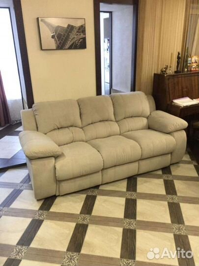 Перетяжка и рестоврация мягкой мебели