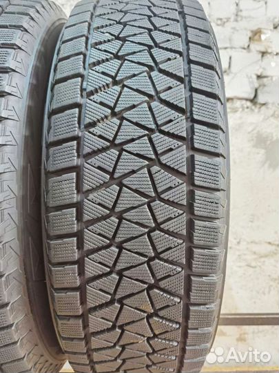 Bridgestone Blizzak DM-V2 225/65 R17 102Q