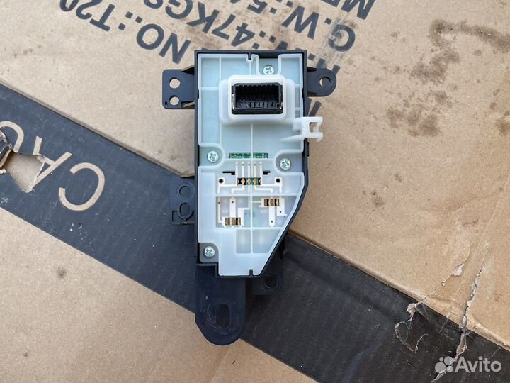 Toyota Camry v70 Блок стояночного режима