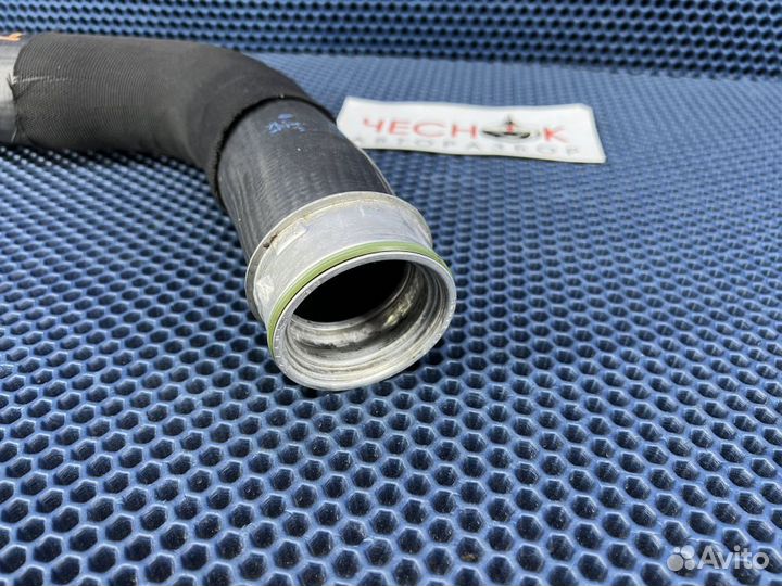 Патрубок интеркулера VW Touareg GP