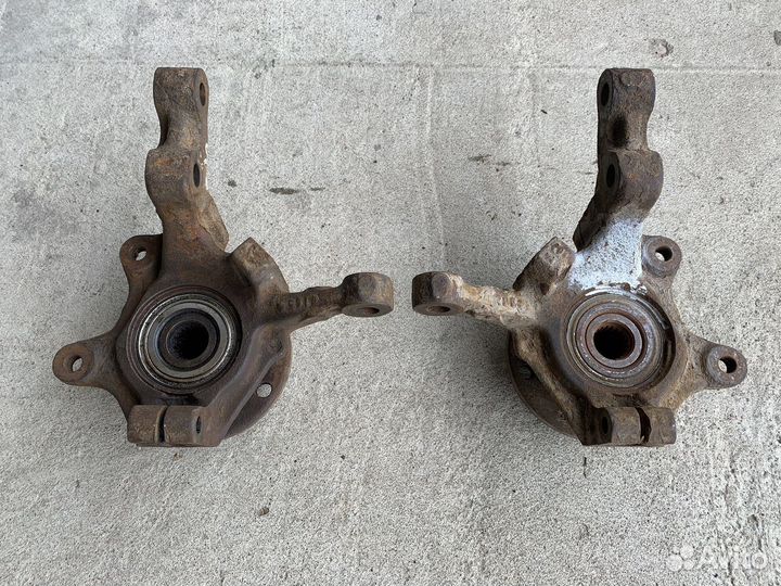 Поворотный кулак Renaut Scenic 1