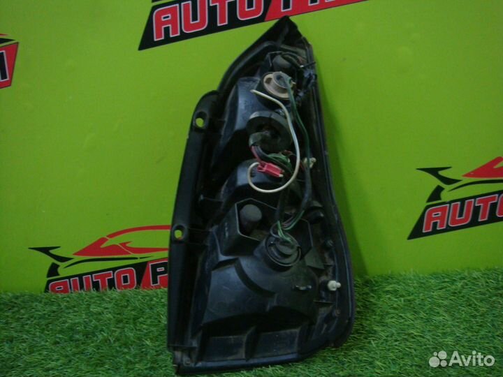 Фонарь nissan WEY10,wfny10,WFY10,whny10,WHY10 wing