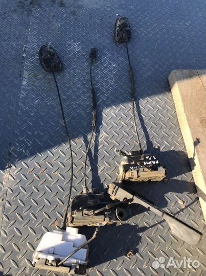 Замок двери nissan primera р12