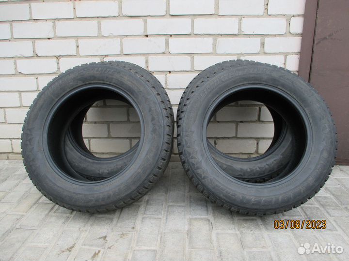 Bridgestone Ice Cruiser 5000 215/60 R16 95T