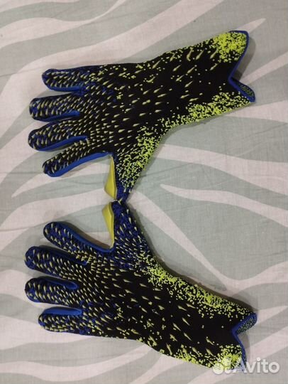 Вратарские перчатки adidas предатор pro